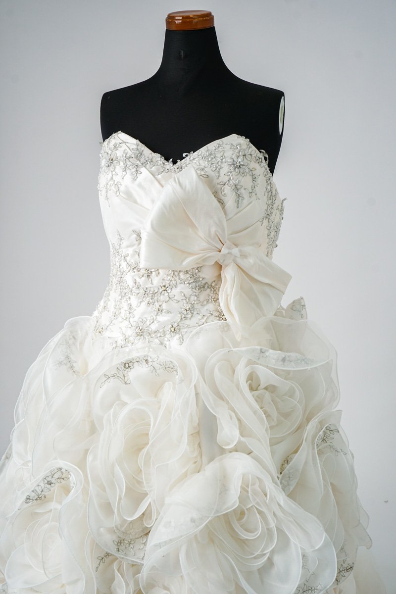 p6466　中古!!　ウエディングドレス　９−１３T | 結婚式 ドレス ジュナ（HLD-00066-01） AK+10606P｜カラードレス｜YUMI の結婚式場（ウェディング）