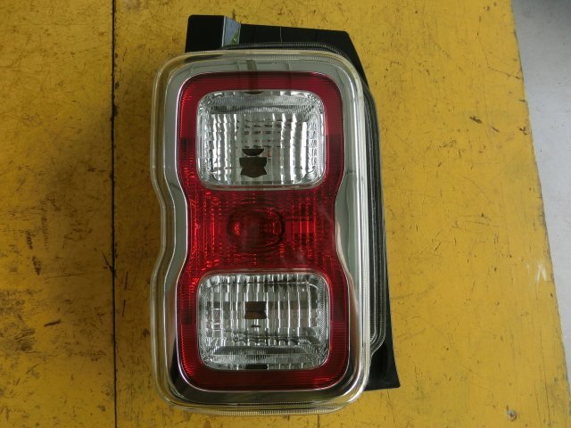 ☆ハスラー 左 テールランプ MR92S 220-5939W ライト 割れ欠け無 単
