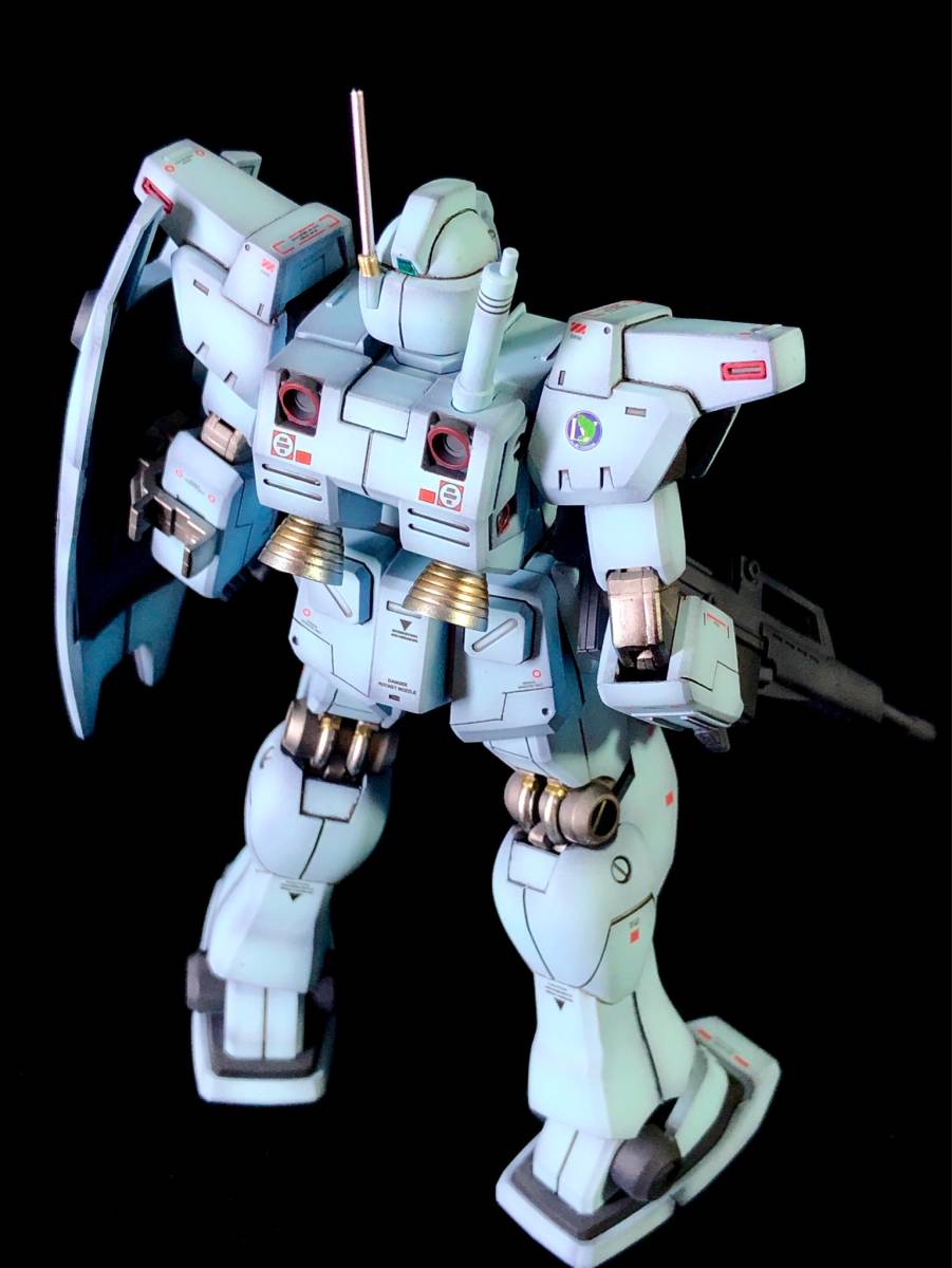 ガンプラ 塗装済 完成品 MG 1/100 RGM-79N ジムカスタム