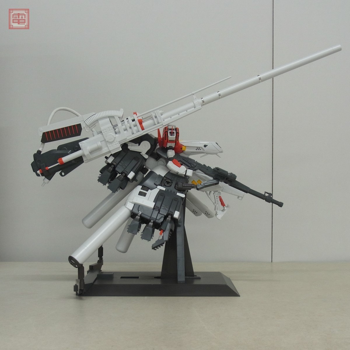 組立済 バンダイ MG 1/100 PLAN303E ディープストライカー ガンダム 