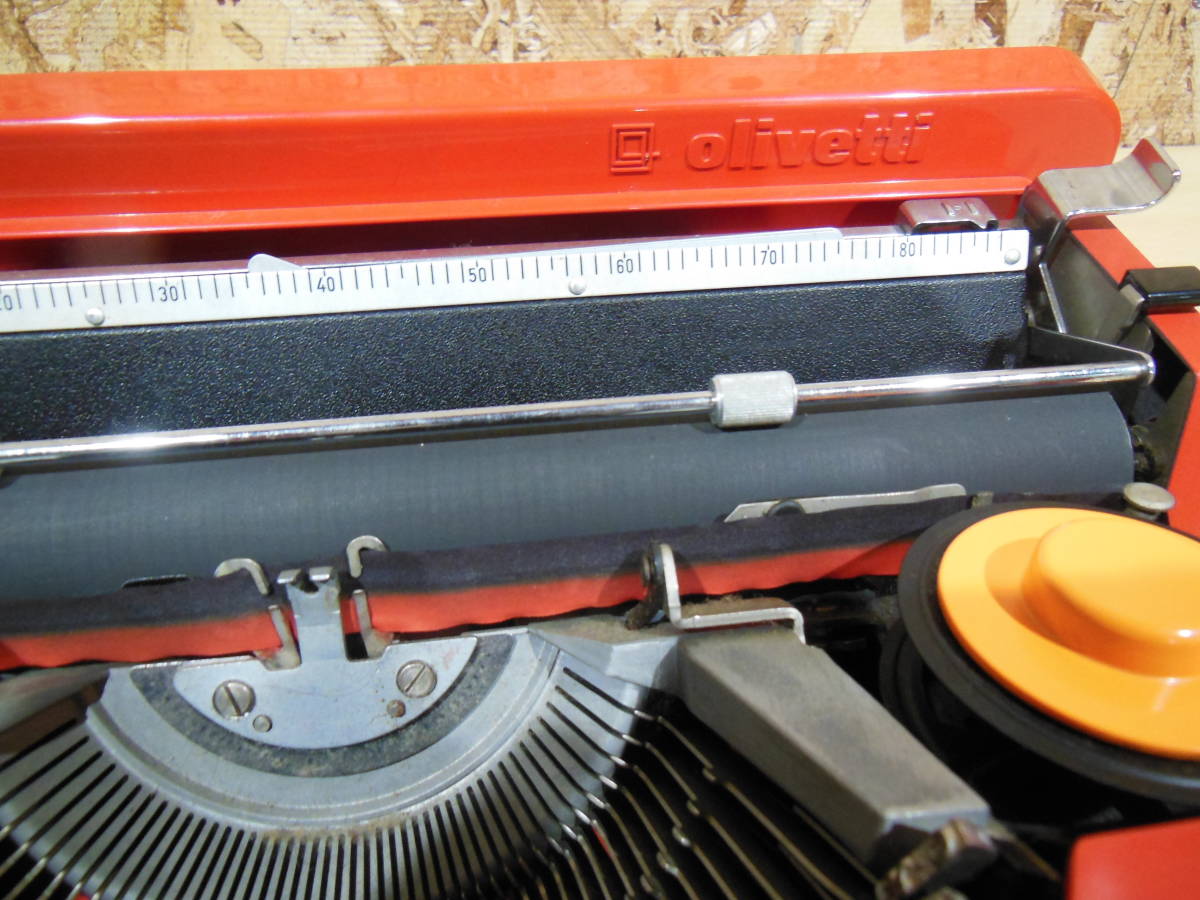 オリベッティ Olivetti バレンタイン Valentine タイプライター 
