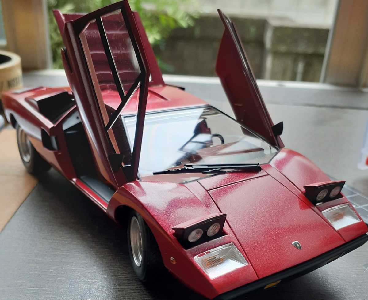 完成品 アオシマ ランボルギーニカウンタック LP400 1/24