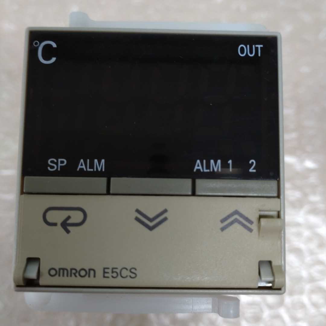 OMRON E5CS-RKJU-W 温度調節器 通電確認済み P-317