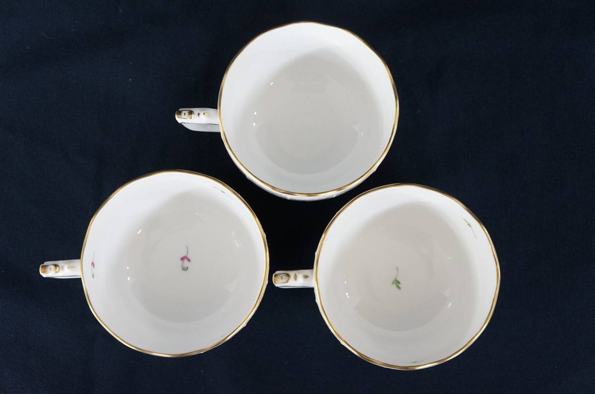 ② HEREND へレンド アポニーパープル ロイヤルガーデン ミルフルール カップ＆ソーサー 3点セット ＃308200601 ヘレンド アポニーロイヤルパープル ティーカップ＆ソーサー ティーポット800cc（摘みバラ 店舗取り寄せ商品ヘレンド カップ&amp;ソーサー