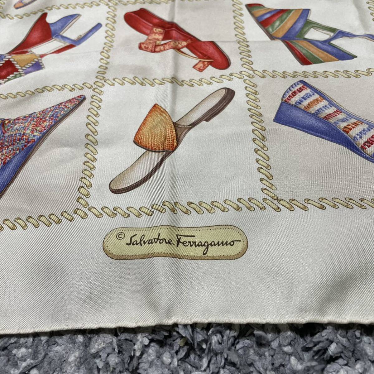 フェラガモ　Ferragamo スカーフ　シルクシルクスカーフ エルメス Salvatore Ferragamo フェラガモ フェラガモ) グリーン [並行輸入品]