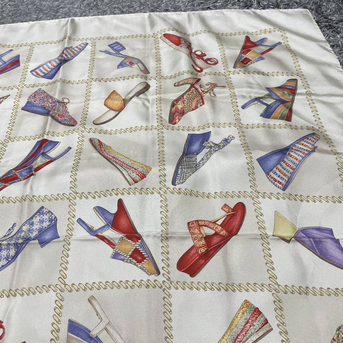 フェラガモ　Ferragamo スカーフ　シルクシルクスカーフ エルメス Salvatore Ferragamo フェラガモ フェラガモ) グリーン [並行輸入品]