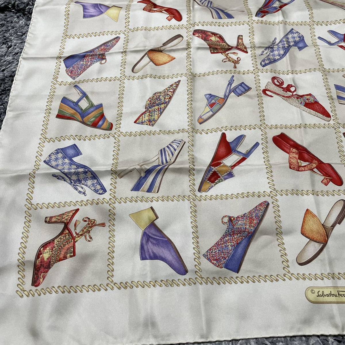 フェラガモ　Ferragamo スカーフ　シルクシルクスカーフ エルメス Salvatore Ferragamo フェラガモ フェラガモ) グリーン [並行輸入品]