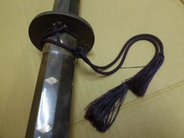 ☆②上質 木刀 縞黒檀 「万仙作」 鉄製 鍔付き 象嵌装飾柄 全長約82cm  