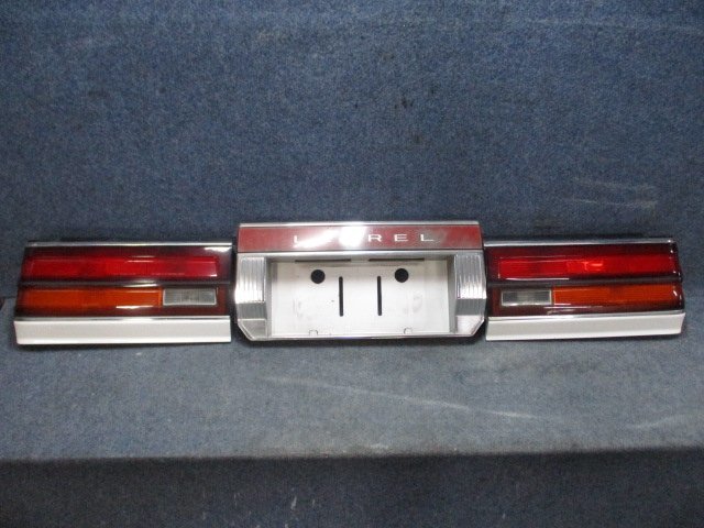 ローレル C32 テールランプ の中古品・新品・未 (日産用) 新品旧車