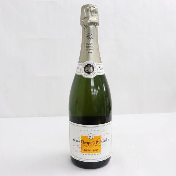 Veuve Clicquot Ponsardin(ヴーヴ クリコ ポンサルダン)ドゥミセック NV ホワイトラベル 12% 750ml ※ラベルキズ F22H280028