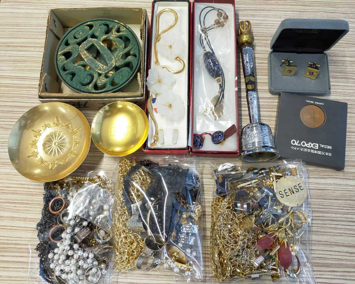001 遺品整理品 アクセサリー メダル など 無選別 まとめ ネックレス 