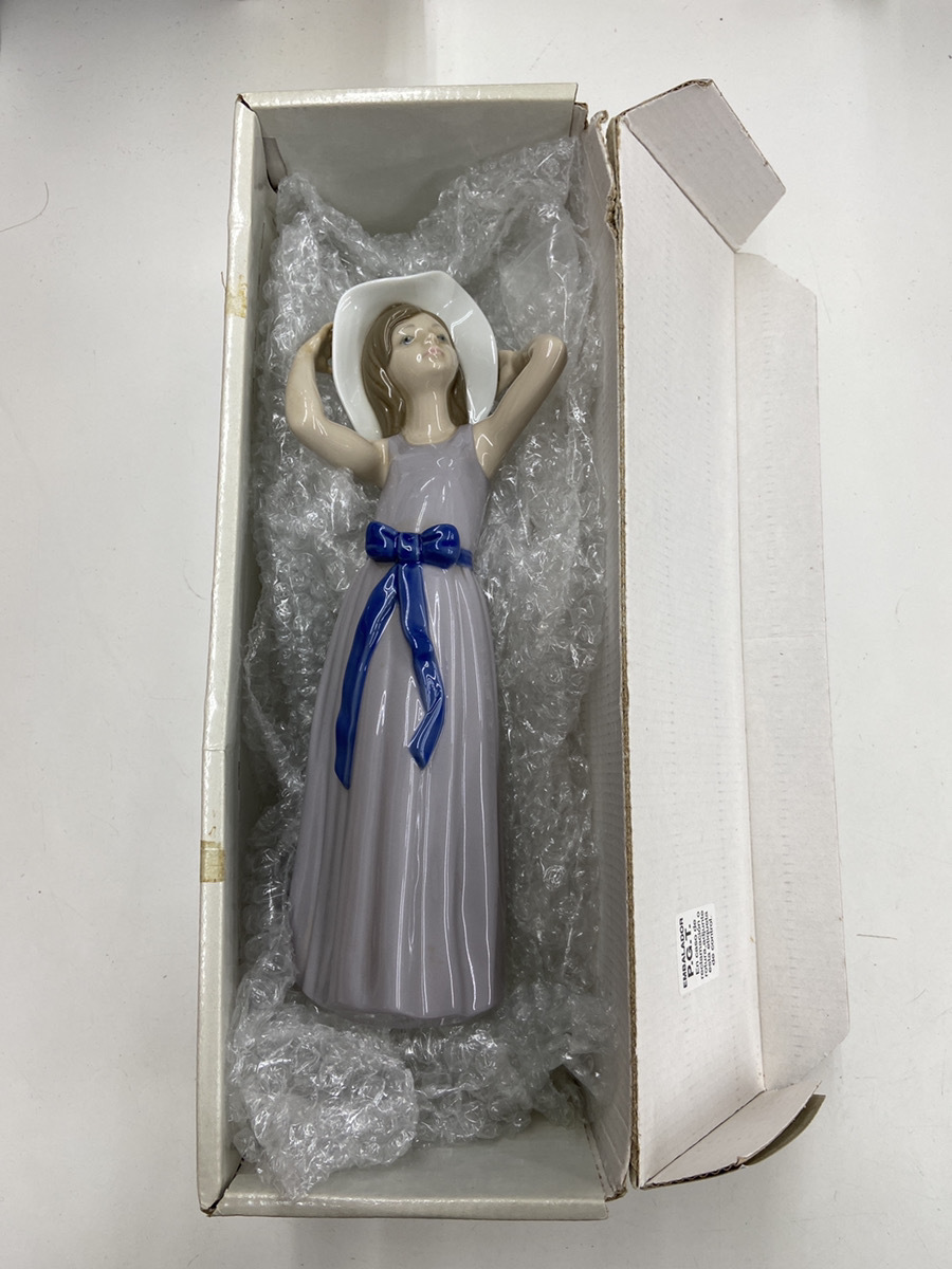 リヤドロ LLADRO 若草色の少女 05011 リヤドロ 少女 置物」の人気商品