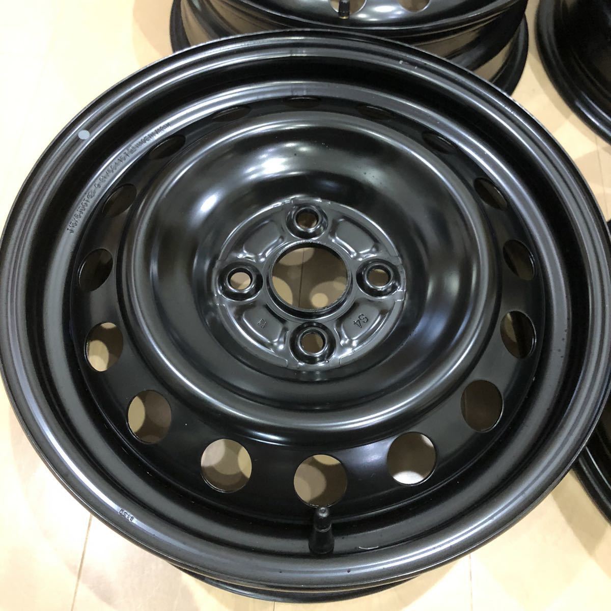 トヨタ 納車外し品 ヤリス 純正 14インチ スチールホイール(社外品 