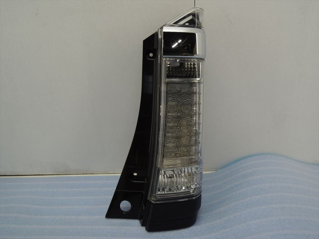 美品 ホンダ JF1 N-BOXカスタム 後期 純正 右 テールランプ ICHIKOH