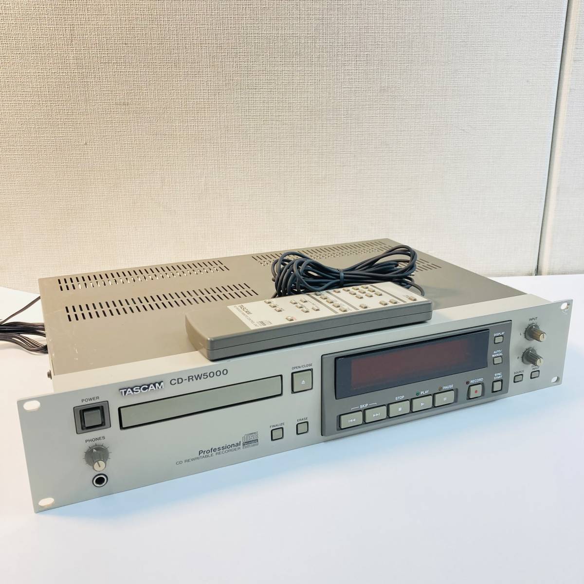 TASCAM 業務用CDレコーダー CD-RW5000 タスカム 【ジャンク】北TO2 TASCAM CD-RW5000 CDレコーダー 音響機器 ジャンク サイト