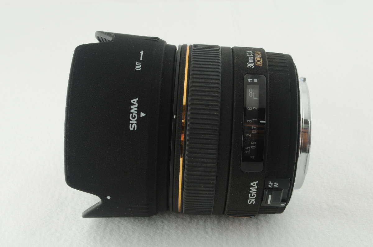 【新品級 超美品】SIGMA シグマ 30mm F1.4 EX DC HSM EFマウント 清潔感溢れる外観！ カビクモリ無し！ 透き通る光学系！ 完動品！ #490 30mm DC F1.4 .com : キャノン
