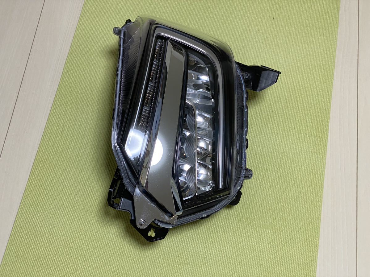 NBOXヘッドライト 左　JF3 NBOXカスタム JF3 左ヘッドライト JF3 左ヘッドライト N-BOXカスタム