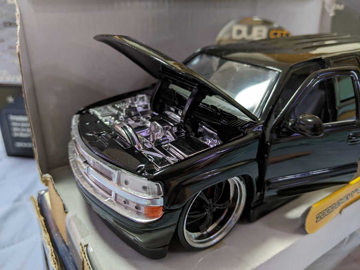 JADA TOYS 1/24 2000 CHEVY SUBURBAN シェビーサバーバン ブラック 