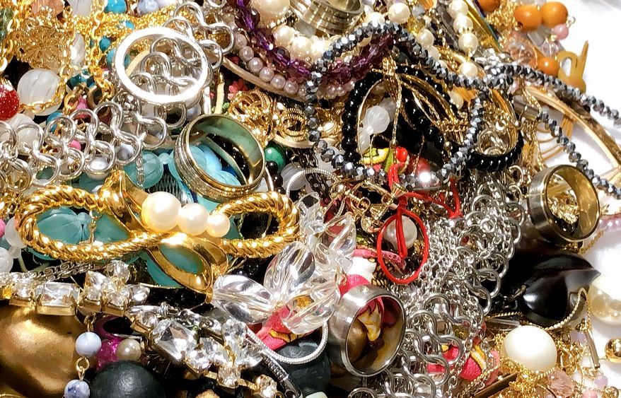 d*3様 草*花様 ネックレス 時計とアクセサリーまとめ売り8,8kgぐらい ♪大量6.5Kg以上アクセサリーまとめて素材いろいろネックレス指輪