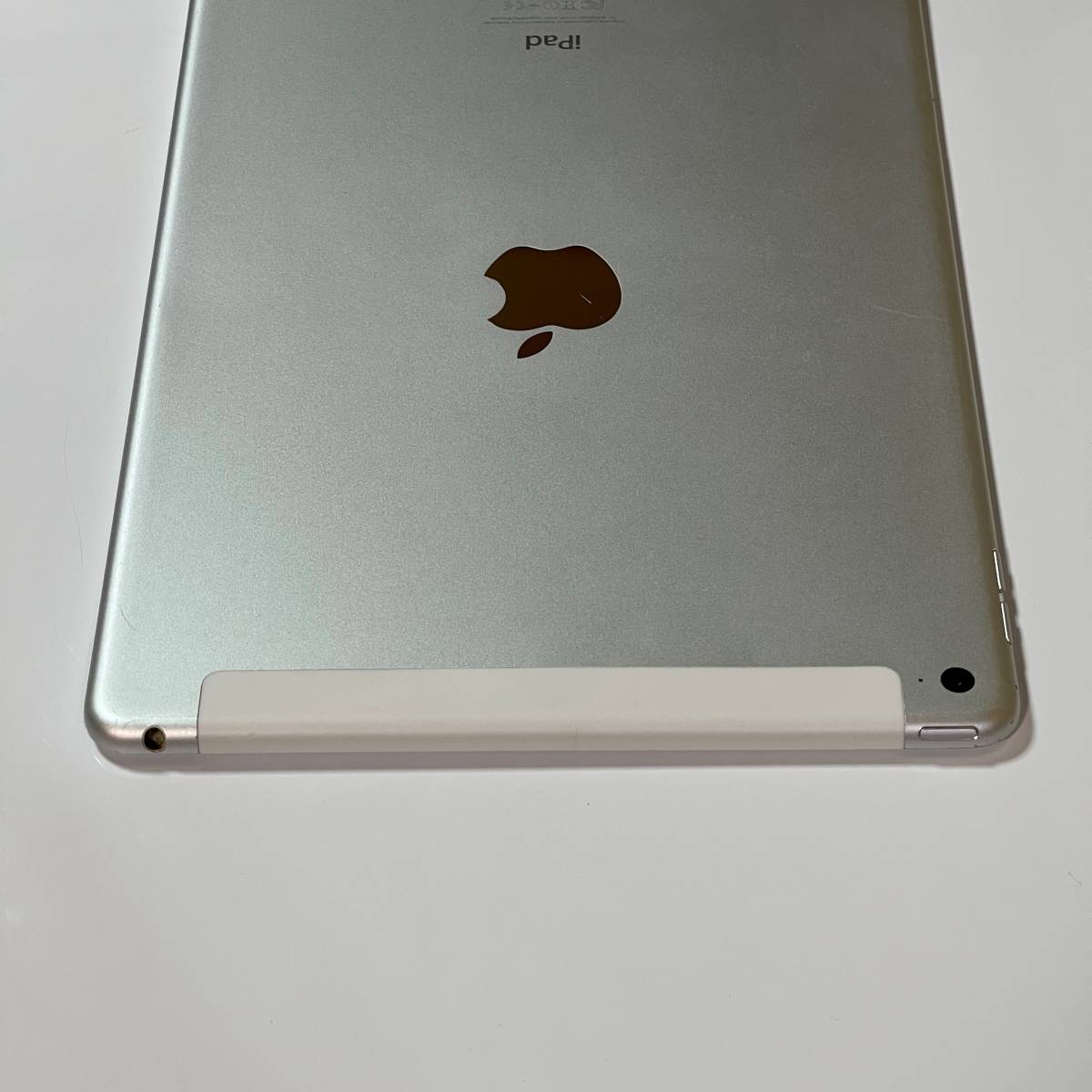 Apple iPad Air 2 シルバー 16GB MGH72J/A Wi-Fi+Cellular A1567 iOS15