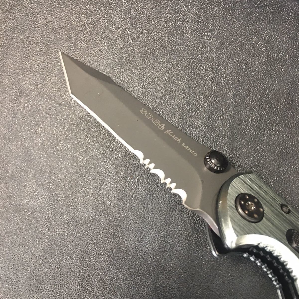 SOG tlash tanto 440steel 折りたたみナイフ アウトドア サバイバル 