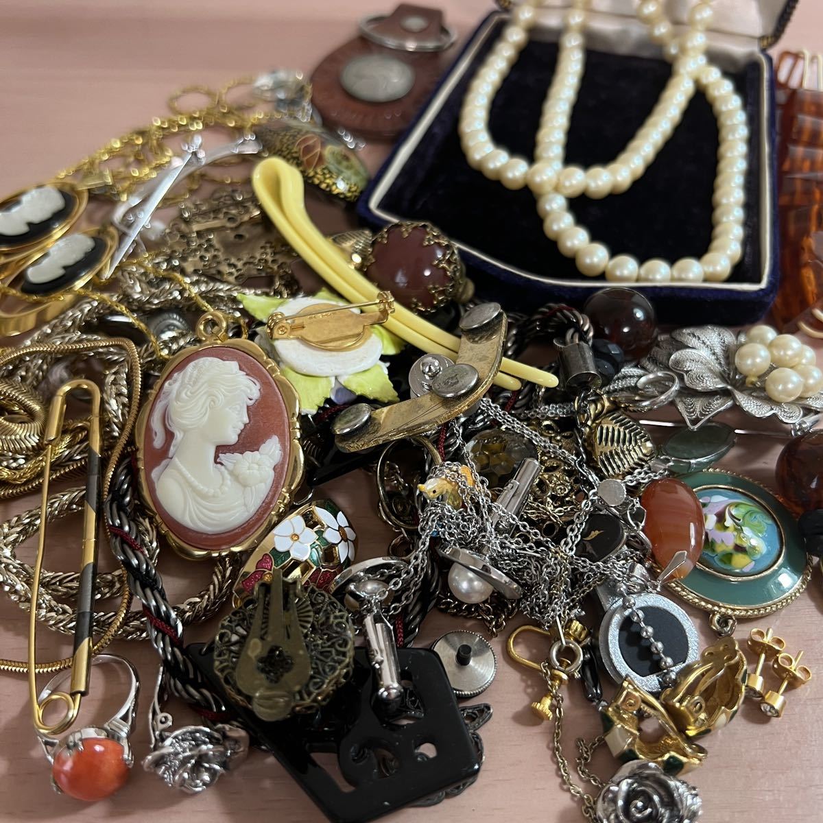  アクセサリー 指輪 ネックレス ピアス リングイヤリング ブレスレット など まとめて 大量セット(ネックレス、ペンダント)｜売買されたオークション情報、yahooの商品情報をアーカイブ公開 その他