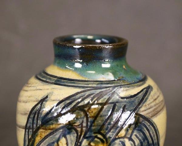 真作】【WISH】金城次郎「壺屋焼 魚紋 壺」壺屋焼 共箱 〇人間国宝