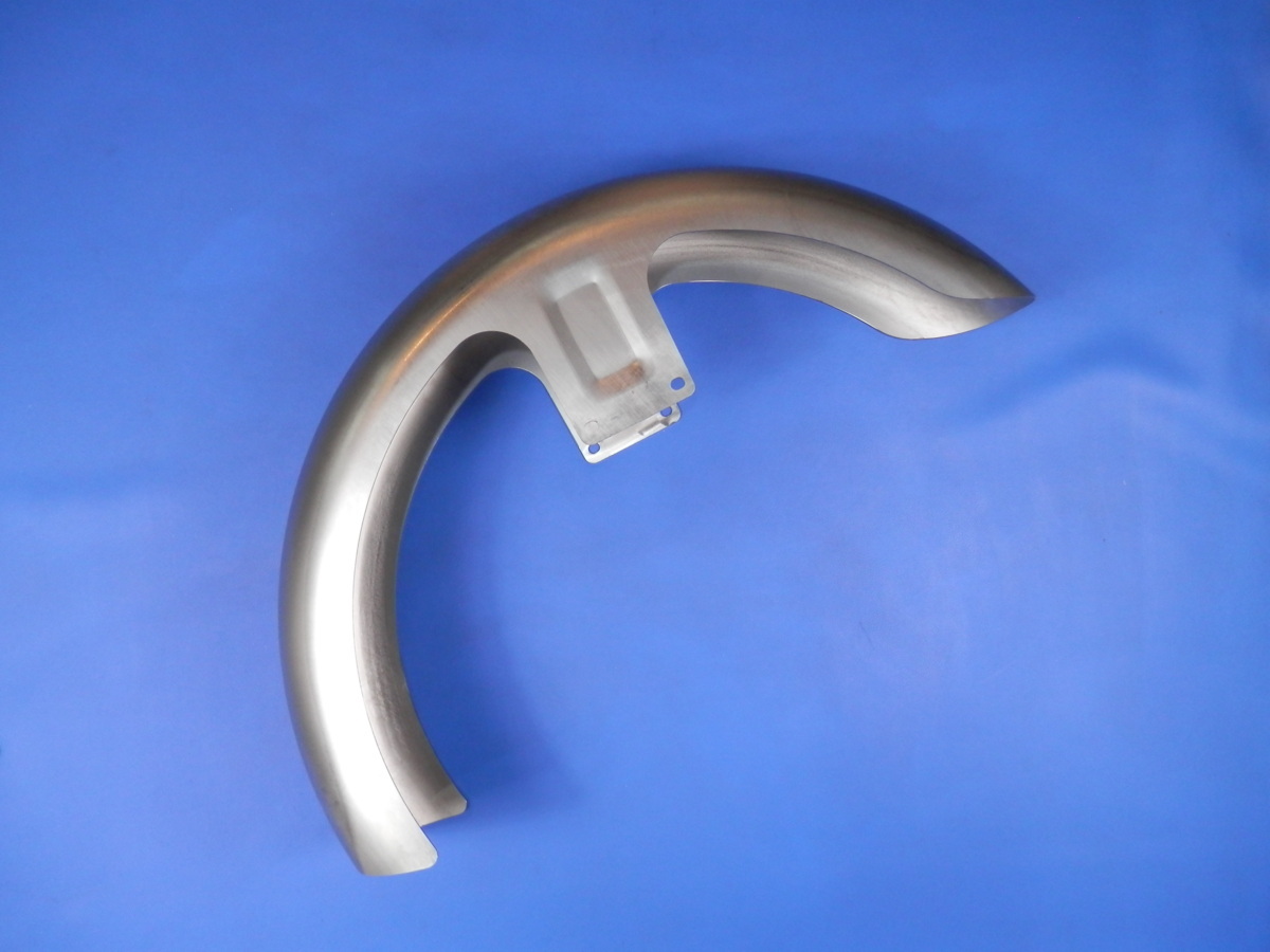 RWD ２３インチ　フロント・フェンダー　新品　0637