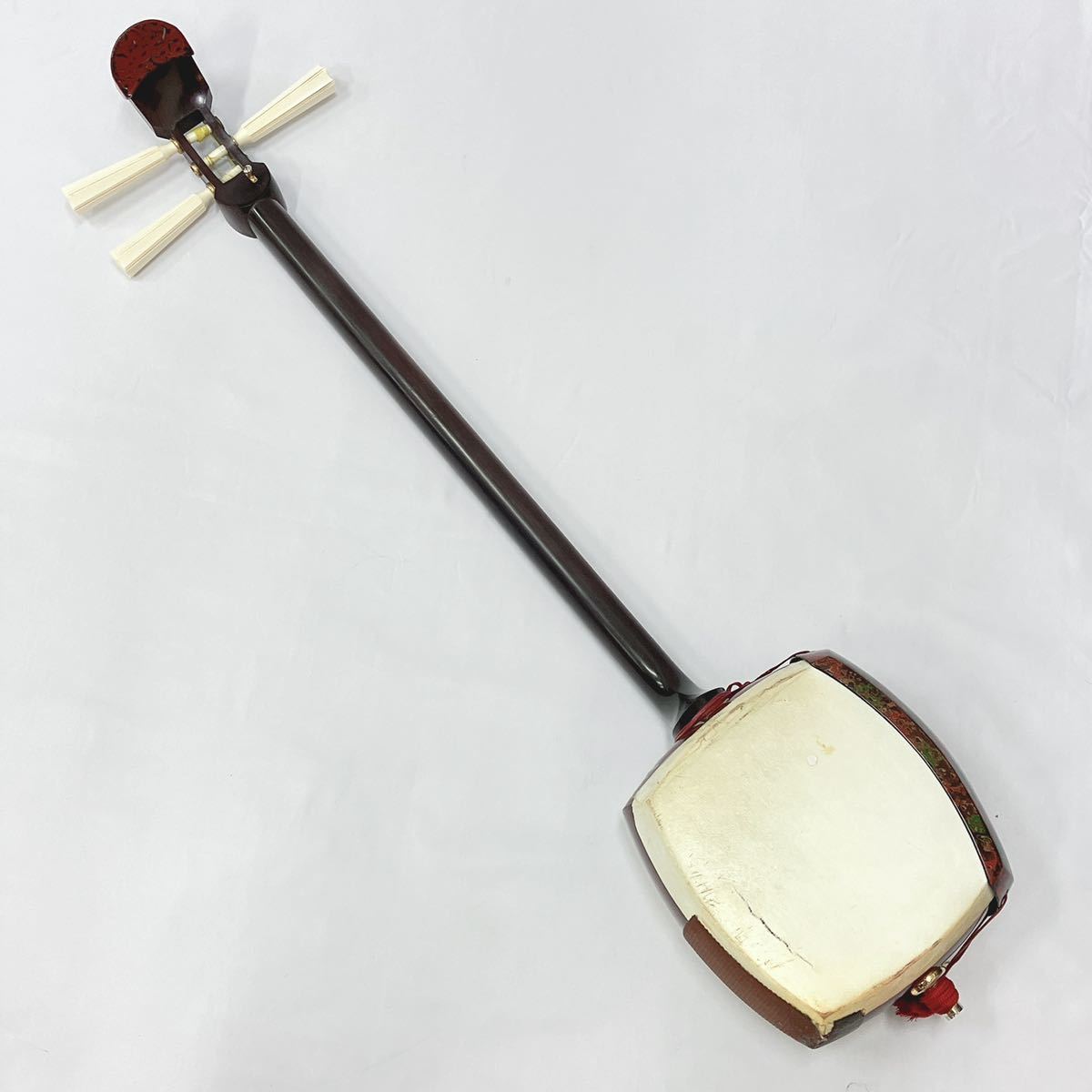 津軽三味線 太棹 紅木 丸打胴 和楽器 ハードケース 鼈甲バチ 他付属品  