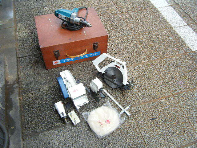 人気セール，定番人気 マキタ ７点大工セット 電動工具(電動工具セット)｜売買されたオークション情報、yahooの商品情報をアーカイブ公開 - オークファン 電動工具セット