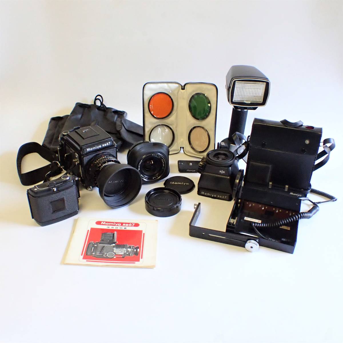 爆買い，高品質 Mamiya マミヤ RB67 Professional 1970 本体 レンズ ストロボ 取説 フィルター 中判カメラ 一式 セット 現状品(マミヤ)｜売買されたオークション情報、yahooの商品情報をアーカイブ公開 - オークファン 中判