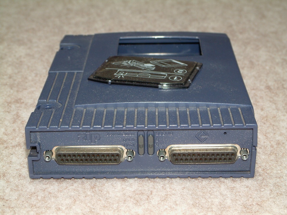 外付けZIPドライブ SCSI maxell ZIP-D100SC1 iomega zip100 ケース破損