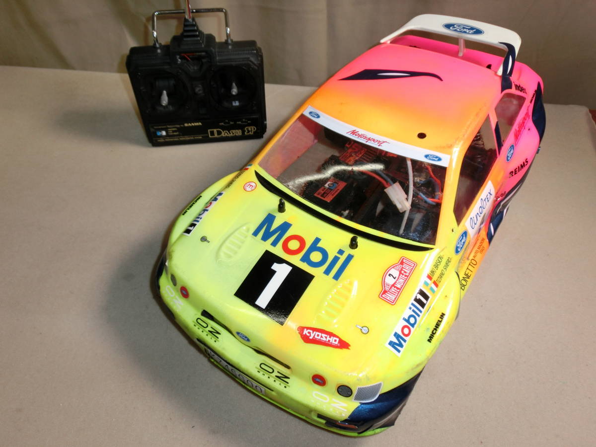 ☆古い４WDラジコンカー　メーカー名、車種名、縮尺等不明　ジャンク品☆