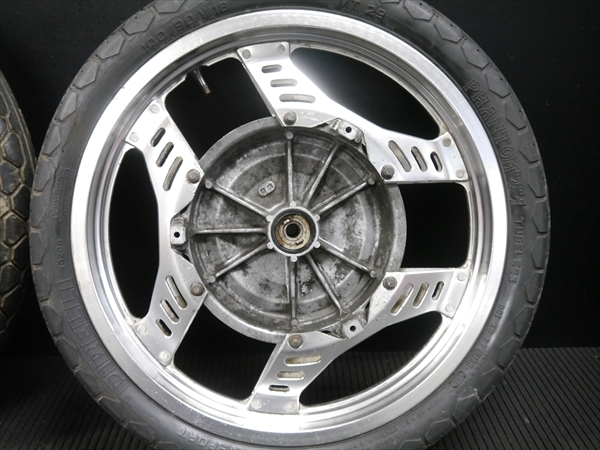 cbx400f ホイール前後セット 実働外し 関東 茨城 千葉 埼玉東京 神奈川