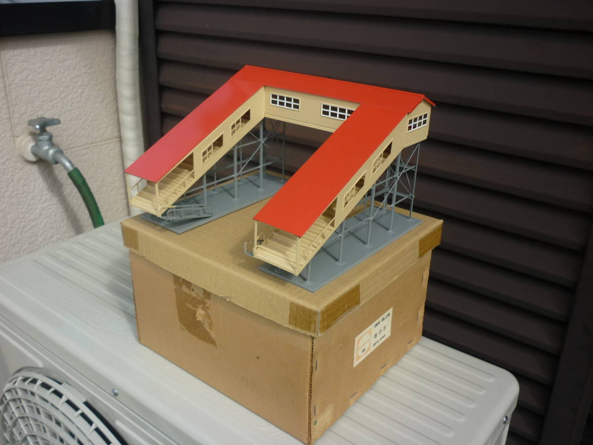 跨線橋 エンドウ HOゲージ （HOゲージストラクチャー）(金属製 駅舎