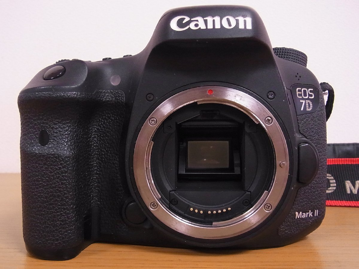 ☆キャノン EOS7DMarkⅡ レンズ EF-S 18-200mm 保証なし、現状渡し