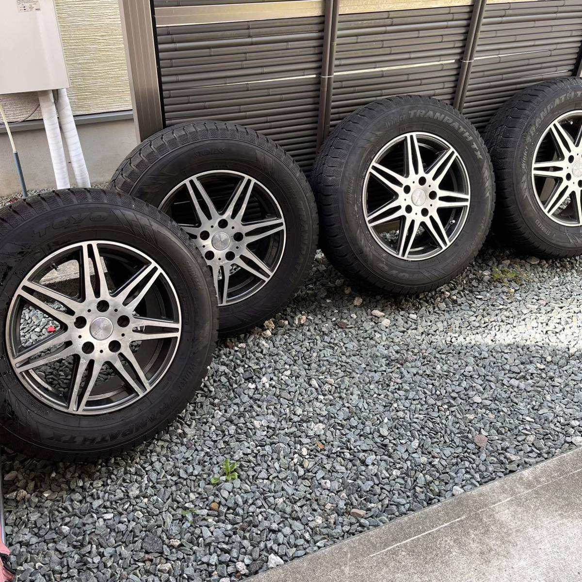 TRANPATH TX TOYO Winter 0 215⁄70R16 215⁄70R16スタッドレスDUFACT 