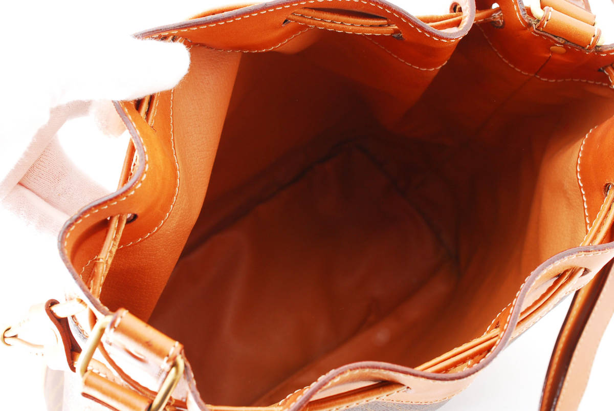 【1円スタート】CELINE　ヴィンテージ　セリーヌ　マカダム　PVC　レザー　巾着ショルダーバッグ　斜めかけバッグ　ブラゾン　22-5893 CELINE セリーヌ PVC ホワイト ボーダー クラッチバッグ