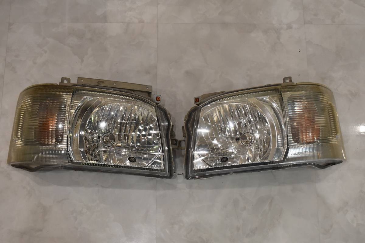 ハイエース 200系 純正 Genuine 2型純正 LEDヘッドライト 200系