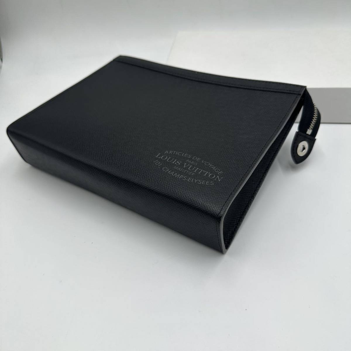 人気セール，新作登場 LOUIS VUITTONポシェットヴォワヤージュMM M30395 TA3169 タイガ クラッチバッグ メンズ ブラック(タイガライン)｜売買されたオークション情報、yahooの商品情報をアーカイブ公開 - オークファン かばん、バッグ
