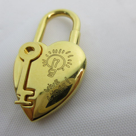 エルメス HERMES カデナ パドロック 鍵 キーホルダー チャーム ファンタジーハート La fantasie ヴィヴィリデ 2004 限定 ゴールド アクセサ カデナ HERMES エルメス ⭐️極美品⭐️エルメス no.107 HERMESの