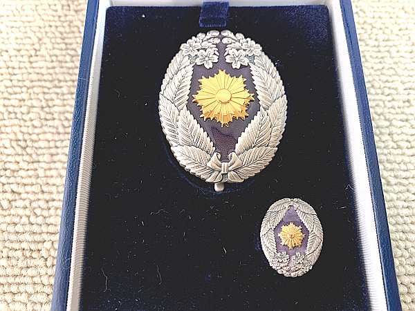 A66○警察協力章 勲章 バッジ 造幣局製 ケース付(勲章)｜売買された