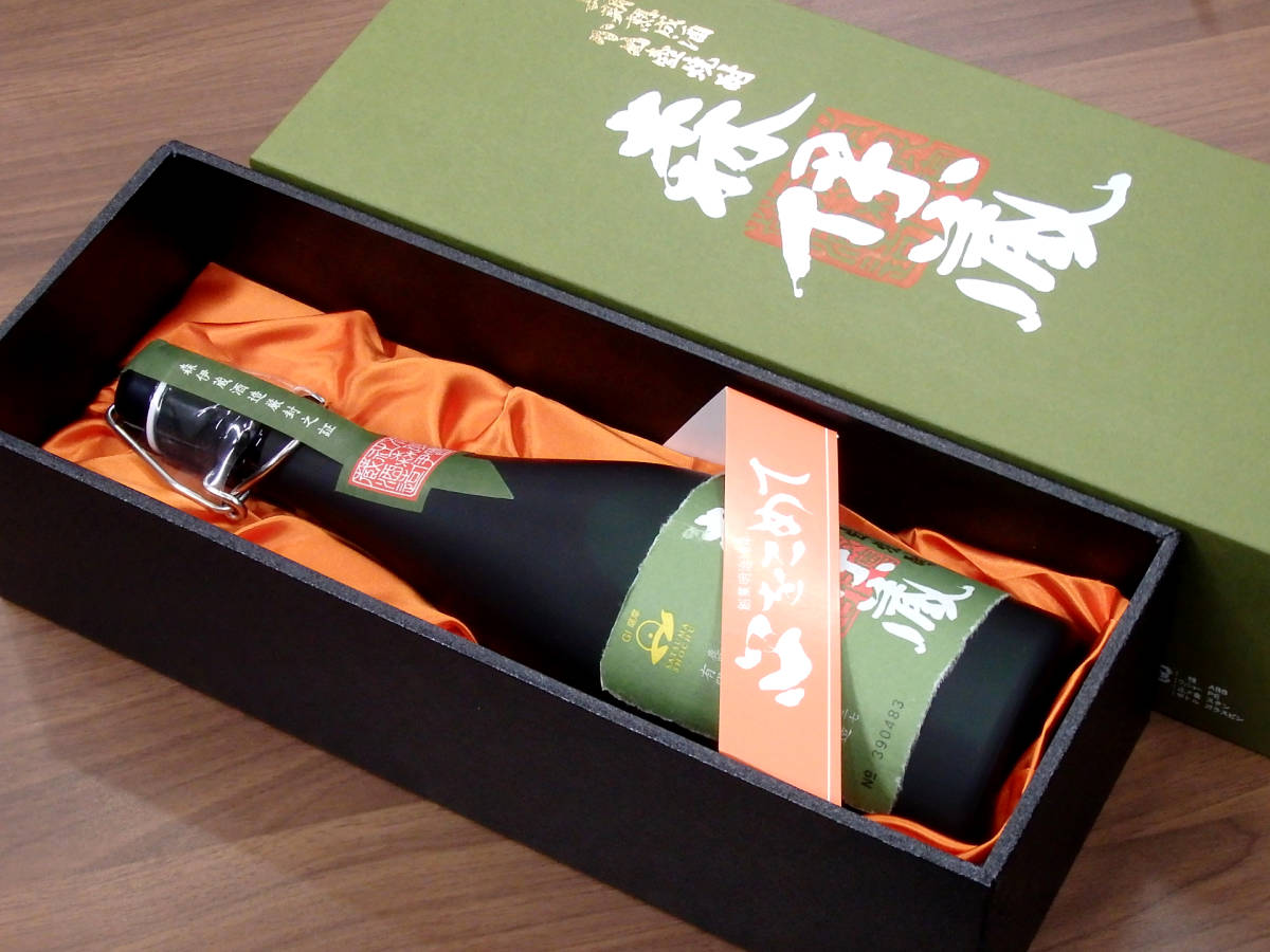 限定価格 森伊蔵 かめ壺焼酎 25度 720ml 化粧箱付 新品未開栓