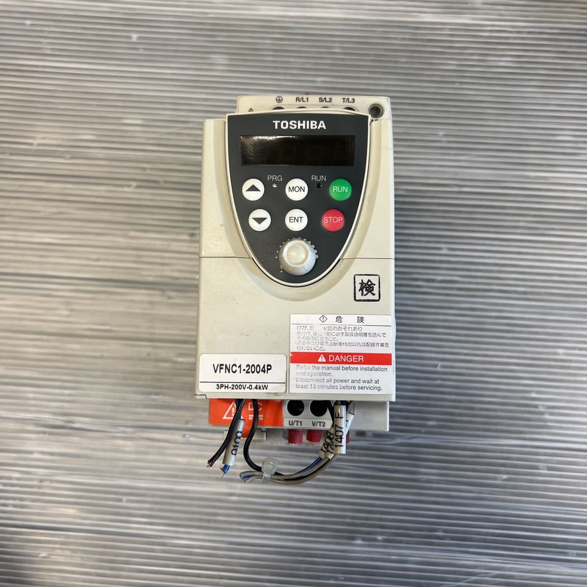 - | 東芝 Toshiba TOSHIBA Inverter インバータ AC Drive VF-nC1 (R4 中古品 インバーター VFNC1-2004P(R4) 0.37kW 0.4kW