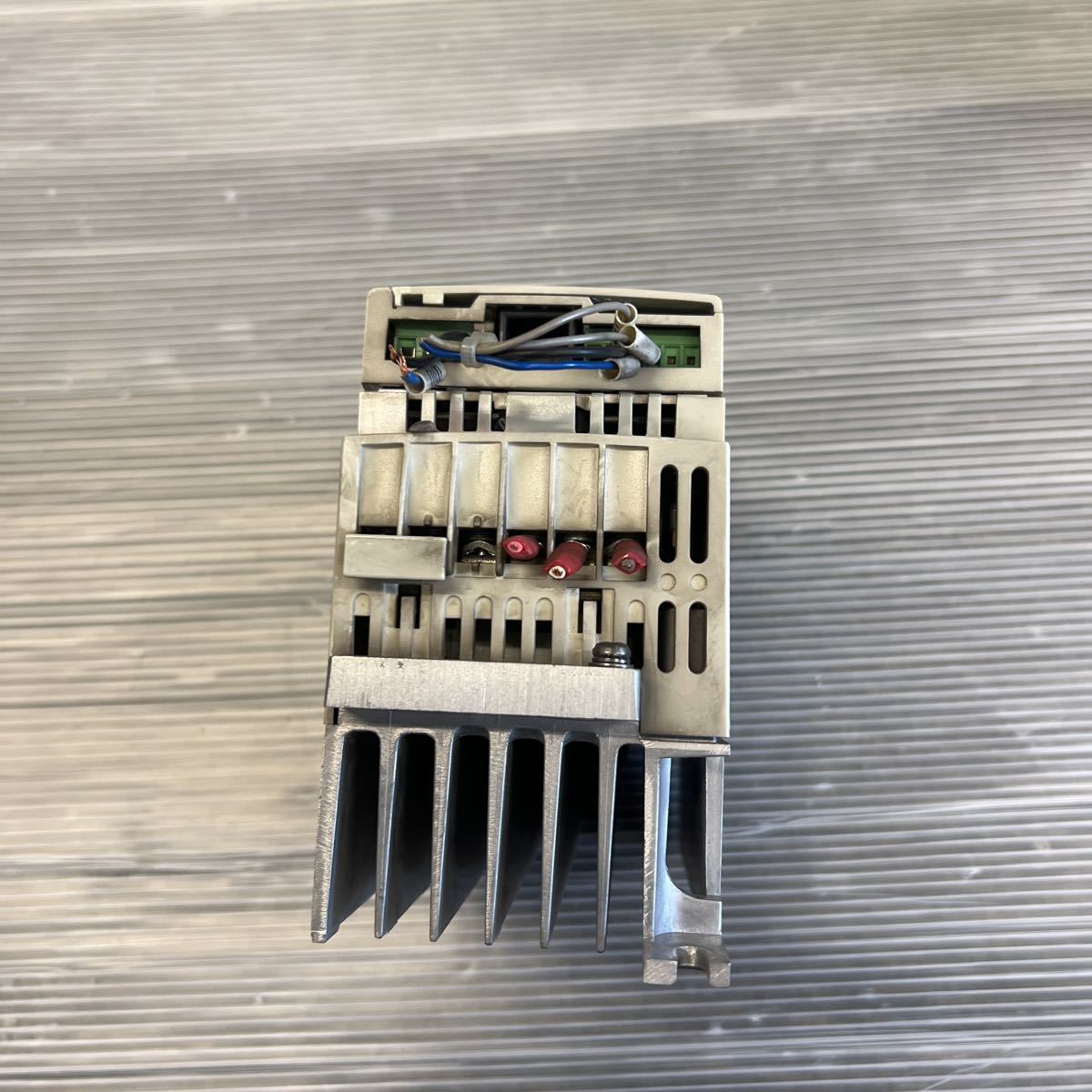- | 東芝 Toshiba TOSHIBA Inverter インバータ AC Drive VF-nC1 (R4 中古品 インバーター VFNC1-2004P(R4) 0.37kW 0.4kW