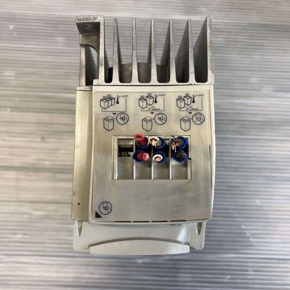 - | 東芝 Toshiba TOSHIBA Inverter インバータ AC Drive VF-nC1 (R4 中古品 インバーター VFNC1-2004P(R4) 0.37kW 0.4kW