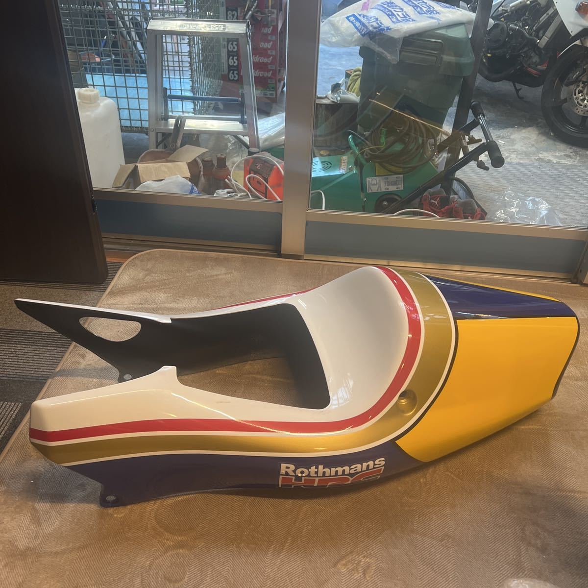 美品　NSR250 MC28 シートカウル HONDA シルエットジャパン