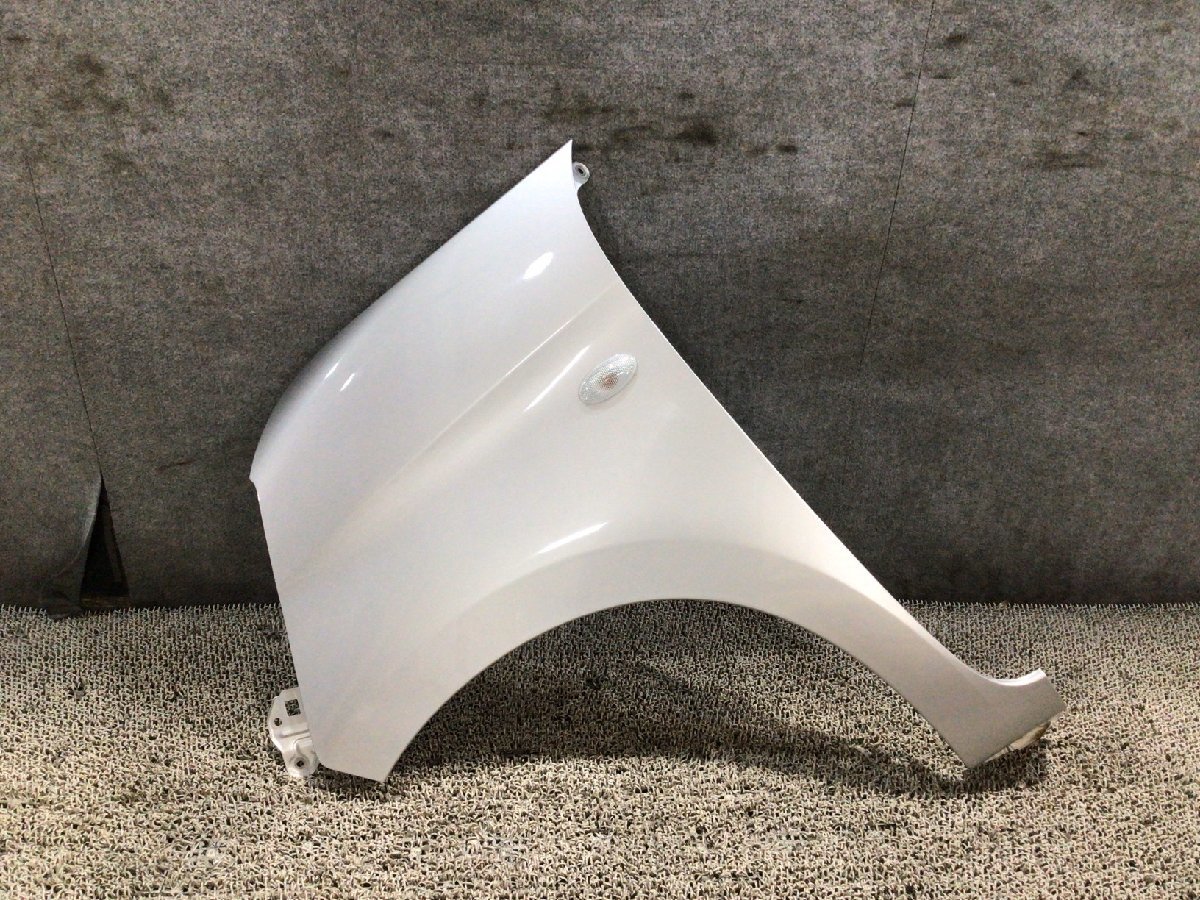 【同梱不可】スペーシア MK32S 左フロントフェンダー カラー：Z2S(シルキーシルバーM) 品番：57711-81M00