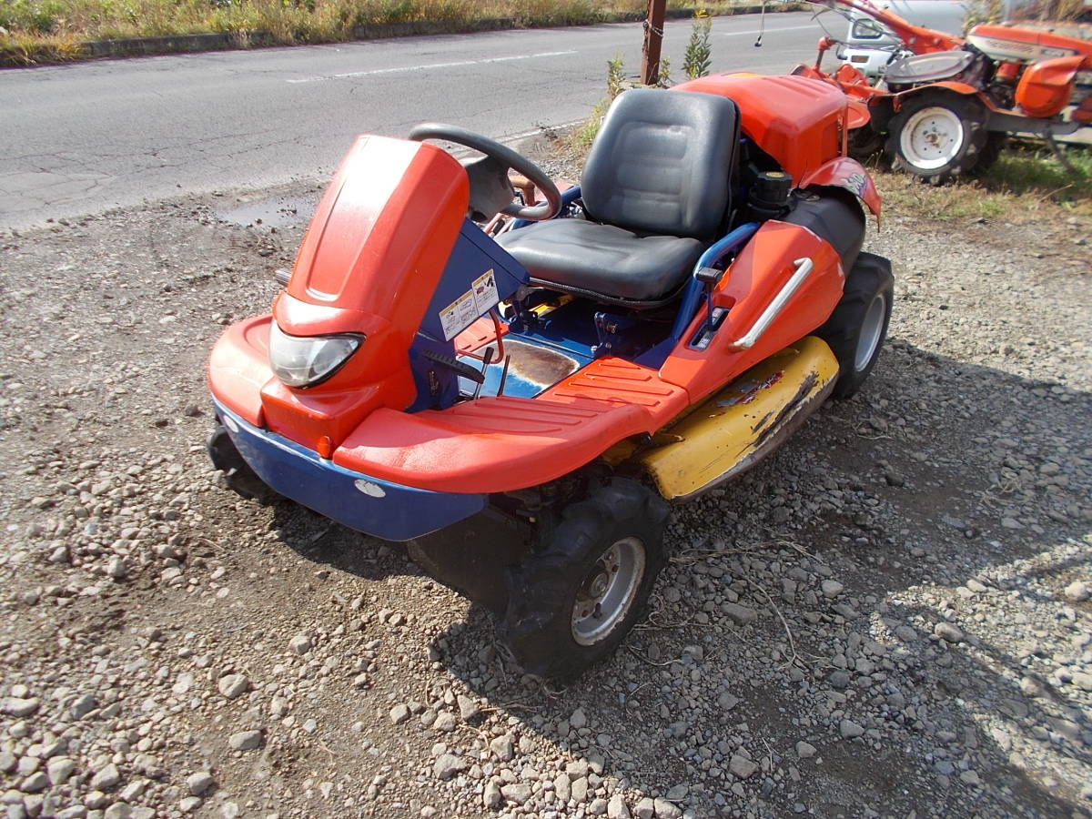 再出品です。2WDです。チクスイ 乗用草刈機 CM225 ロビン22馬力 