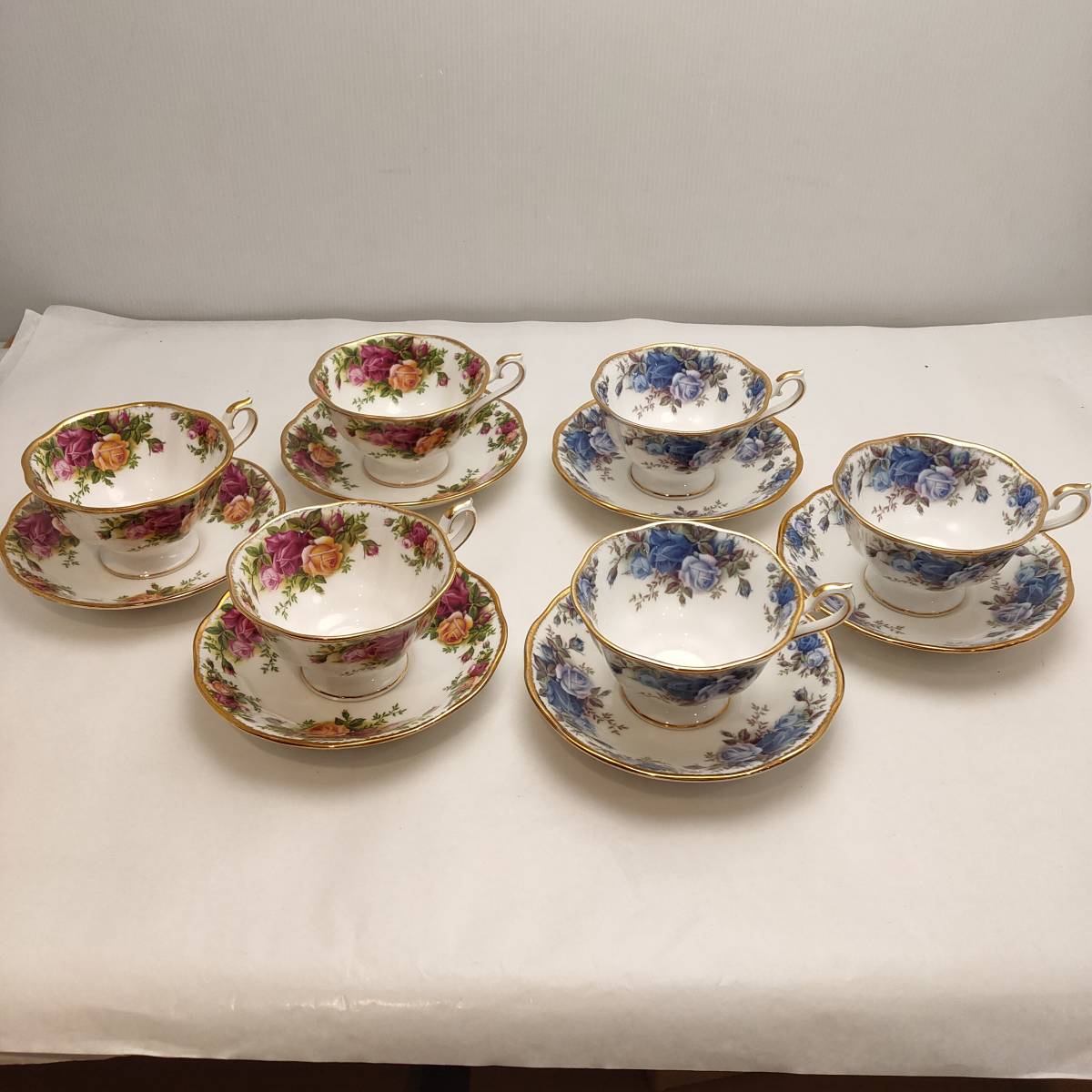  ROYAL ALBERT ロイヤルアルバート Old Country Roses / Moonlight Rose 金彩 ティーカップ＆ソーサー 6客セット(ロイヤルアルバート)｜売買されたオークション情報、yahooの商品情報をアーカイブ公開 - オ ロイヤルアルバート